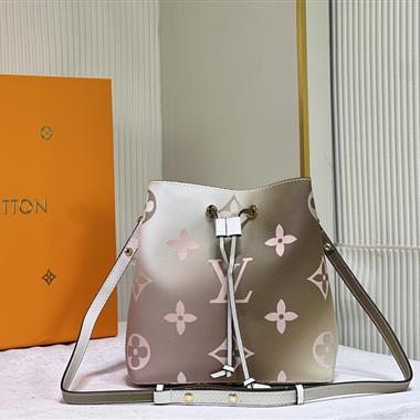 LOUIS VUITTON   2023新款女生時尚休閒包 尺寸:26*22*27CM