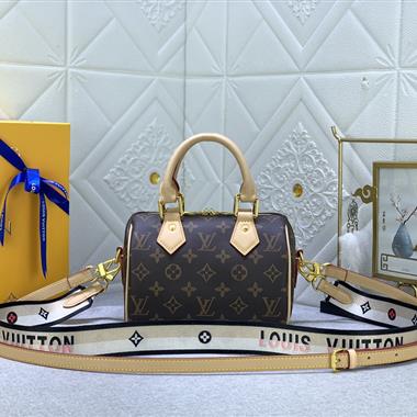 LOUIS VUITTON   2023新款女生時尚休閒包 尺寸:20.5*13.5*12CM