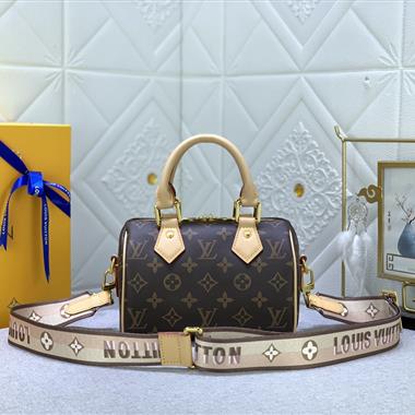 LOUIS VUITTON   2023新款女生時尚休閒包 尺寸:20.5*13.5*12CM