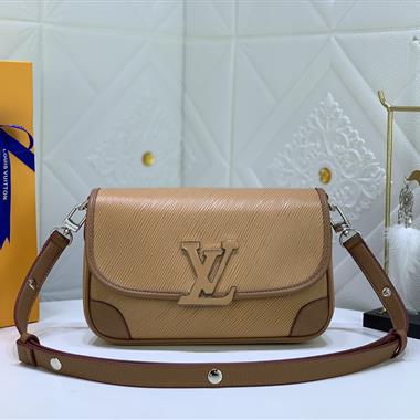 LOUIS VUITTON   2023新款女生時尚休閒包 尺寸:24.5*15.5*9CM