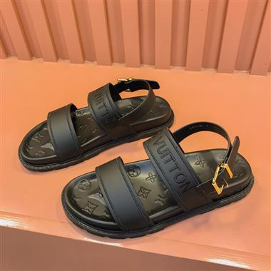 Louis Vuitton     2023新款休閒時尚男生鞋子
