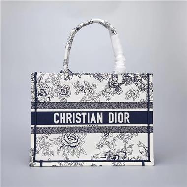 DIOR   2023新款女生時尚休閒包  尺寸：36x27.5x16.5CM