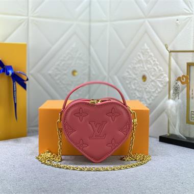 LOUIS VUITTON   2023新款女生時尚休閒包  尺寸：14x13x5.5CM