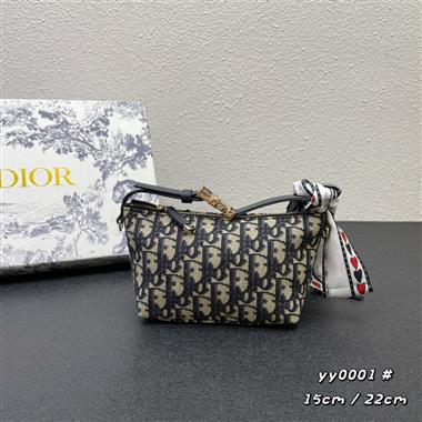 DIOR   2023新款女生時尚休閒包 尺寸:22*13*9.5CM