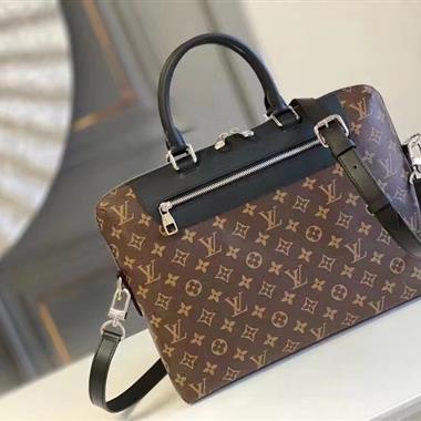 LOUIS VUITTON    2023新款男生時尚休閒包 尺寸:37*28*6CM