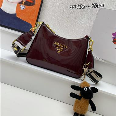 PRADA   2023新款女生時尚休閒包  尺寸:24.5*15*7CM