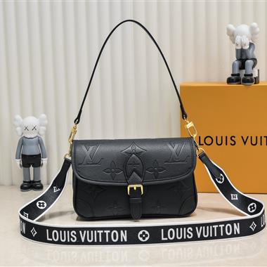 LOUIS VUITTON  2023新款女生時尚休閒包  尺寸:25*9*15CM