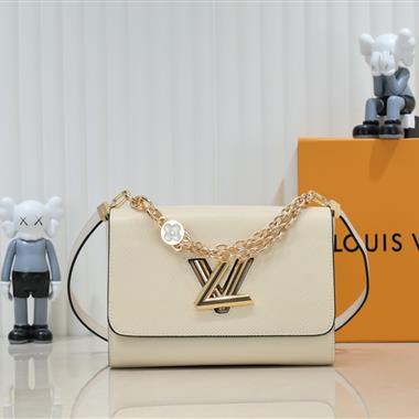 LOUIS VUITTON  2023新款女生時尚休閒包  尺寸:23*17*9.5CM