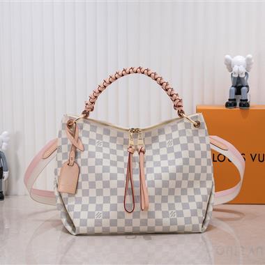 LOUIS VUITTON  2023新款女生時尚休閒包  尺寸:32*26*17CM