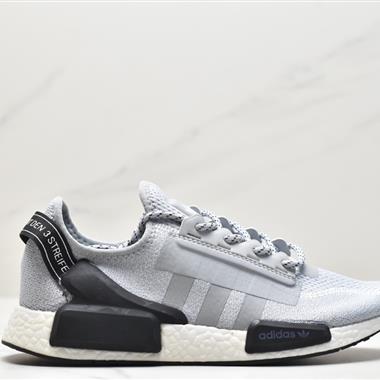 Adidas  Boost NMD R1 經典跑鞋