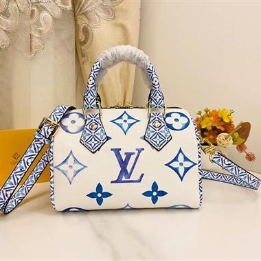 LOUIS VUITTON    2023新款女生時尚休閒包 尺寸：20.5*13.5*12CM