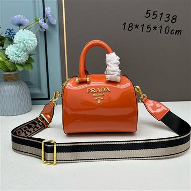 PRADA   2023新款女生時尚休閒包 尺寸：18.5*15*10CM