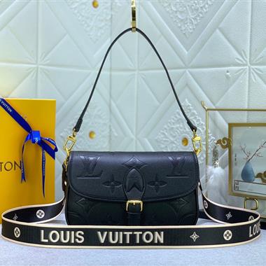 LOUIS VUITTON    2023新款女生時尚休閒包  尺寸：25x9x15CM