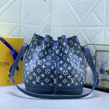 LOUIS VUITTON    2023新款女生時尚休閒包  尺寸：25 *28.5*20CM