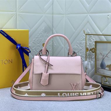 LOUIS VUITTON    2023新款女生時尚休閒包  尺寸：20*16*7.5CM