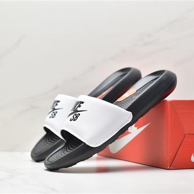 NIKE VICTORI ONE SLIDE 夏季潮款沙灘拖 