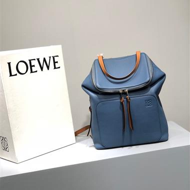 LOEWE   2023新款男生時尚休閒包 尺寸：24.5*28.5*11CM