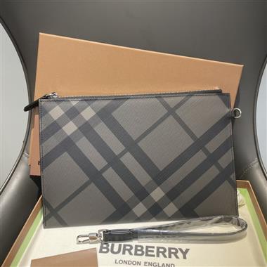 BURBERRY   2023新款男生時尚休閒包 尺寸：30*19.5CM