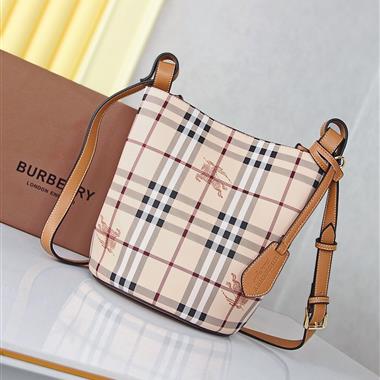 BURBERRY   2023新款女生時尚休閒包 尺寸：18.5 *15 *23.5CM