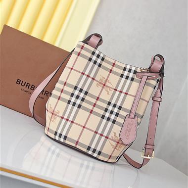 BURBERRY   2023新款女生時尚休閒包 尺寸：18.5 *15 *23.5CM