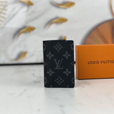 LOUIS VUITTON  2023新款時尚休閒包 尺寸：8 x 11 x 1CM