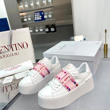 Valentino   2023新款休閒時尚女生鞋子