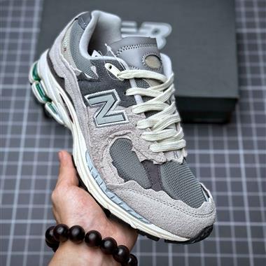 New Balance 2002R 跑鞋