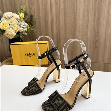 FENDI   2023新款女生休閒時尚鞋子