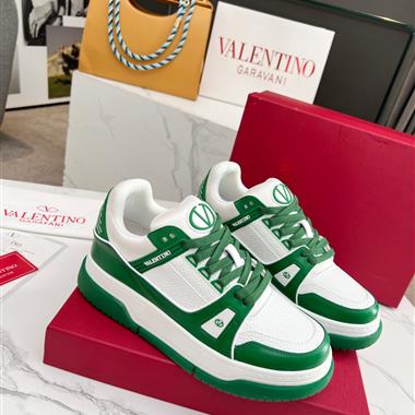 Valentino   2023新款休閒時尚男生鞋子