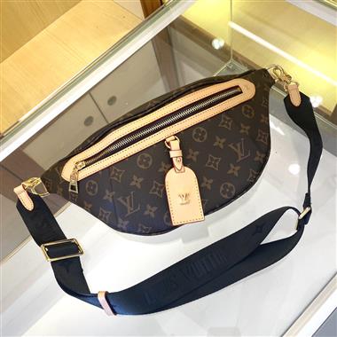 LOUIS VUITTON   2023新款女生時尚休閒包 尺寸：37*14*13CM