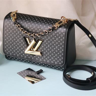 LOUIS VUITTON   2023新款女生時尚休閒包 尺寸：23-18-8CM