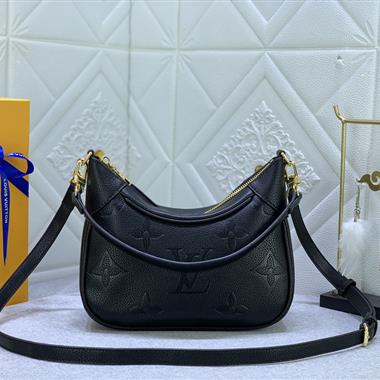 LOUIS VUITTON  2023新款女生時尚休閒包 尺寸：22*14*9CM