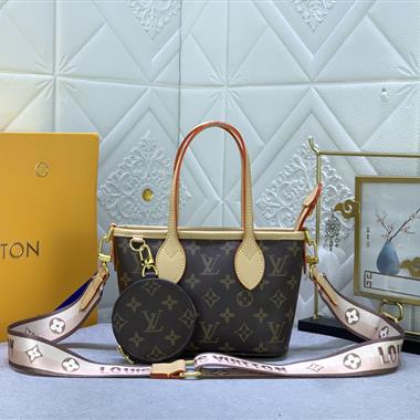 LOUIS VUITTON  2023新款女生時尚休閒包 尺寸：24*14*9CM