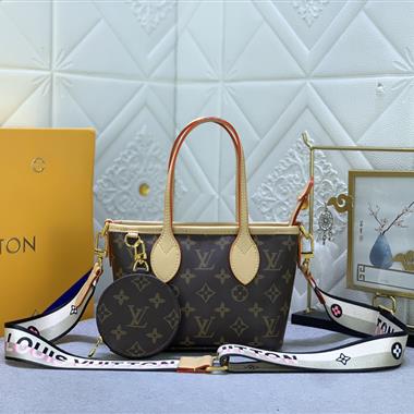 LOUIS VUITTON  2023新款女生時尚休閒包 尺寸：24*14*9CM