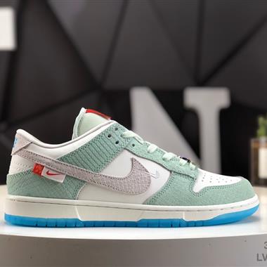 Nike Dunk Low LX “Just Do It” 