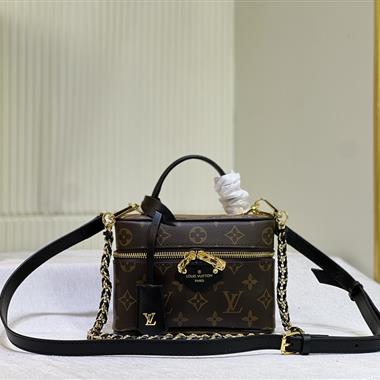 LOUIS VUITTON  2023新款女生時尚休閒包 尺寸：14-19-5CM