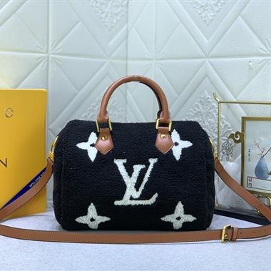 LOUIS VUITTON  2023新款女生時尚休閒包 尺寸：25*19*15CM