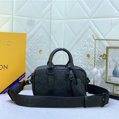 LOUIS VUITTON  2023新款女生時尚休閒包 尺寸：20*13*5.5CM