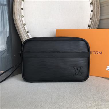 LOUIS VUITTON  2023新款男生時尚包包 尺寸：27-17-6CM