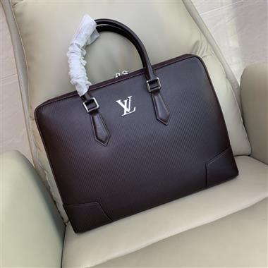 LOUIS VUITTON  2023新款男生時尚包包 尺寸：39-29-7CM