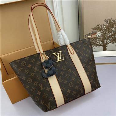 LOUIS VUITTON    2024新款女生時尚休閒包  尺寸：28-26-12CM