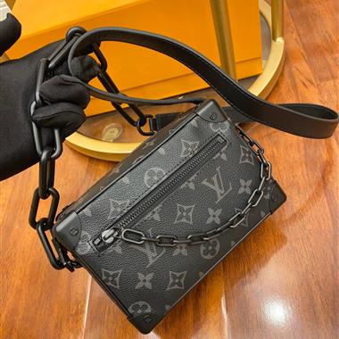 LOUIS VUITTON   2024新款女生時尚休閒包 尺寸：18.5*13*8CM