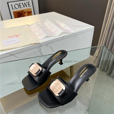 FERRAGAMO  2024新款女生休閒時尚鞋子