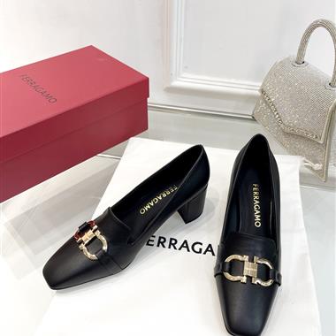 Ferragamo   2024新款女生休閒時尚鞋子