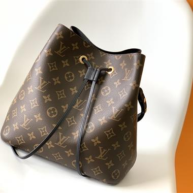 LOUIS VUITTON  2024新款女生時尚休閒包 尺寸：26*26*17.5CM