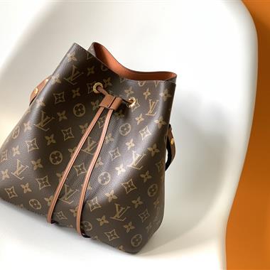 LOUIS VUITTON  2024新款女生時尚休閒包 尺寸：26*26*17.5CM