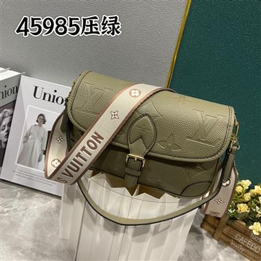 LOUIS VUITTON  2024新款女生時尚休閒包 尺寸：25*9*15CM