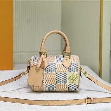 LOUIS VUITTON  2024新款女生時尚休閒包 尺寸：18*12*10CM