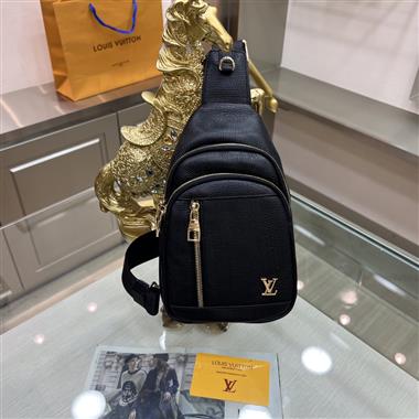 LOUIS VUITTON   2024新款男生時尚休閒包 尺寸：15-7-26CM