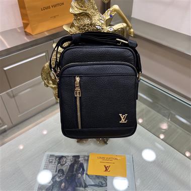 LOUIS VUITTON   2024新款男生時尚休閒包 尺寸：18-7-21CM